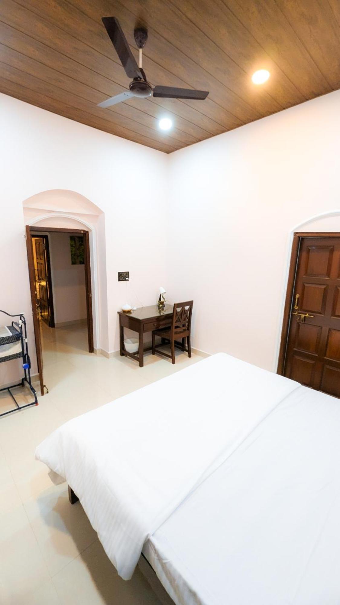 The First House By V3Homestay 4Bhk Private Pool Calangute Eksteriør billede