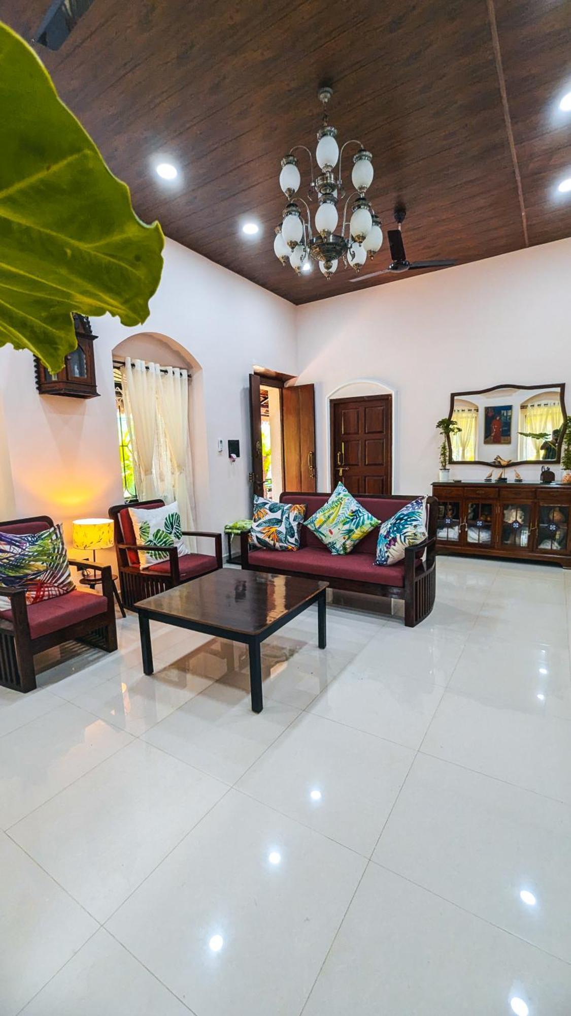 The First House By V3Homestay 4Bhk Private Pool Calangute Eksteriør billede