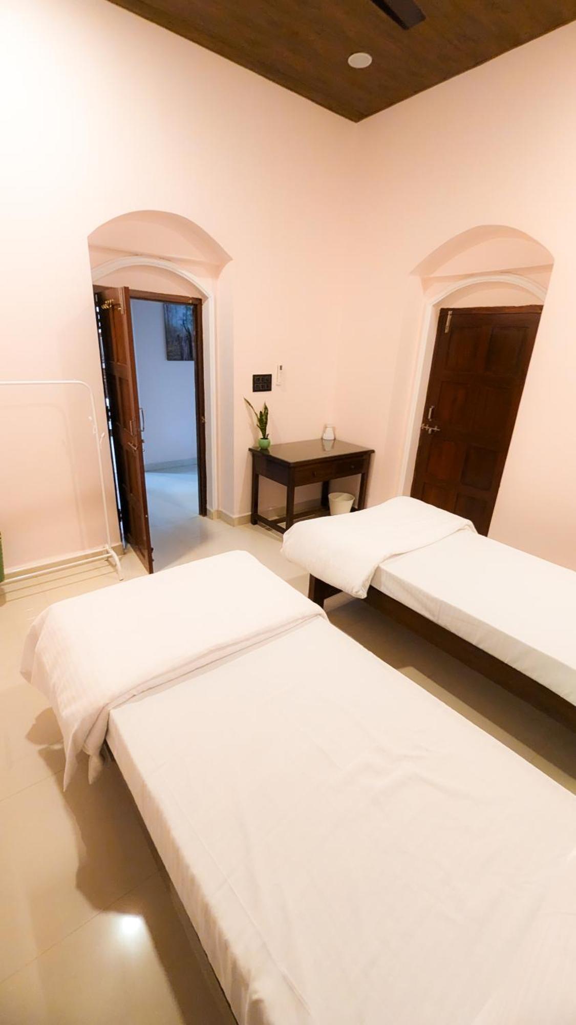 The First House By V3Homestay 4Bhk Private Pool Calangute Eksteriør billede