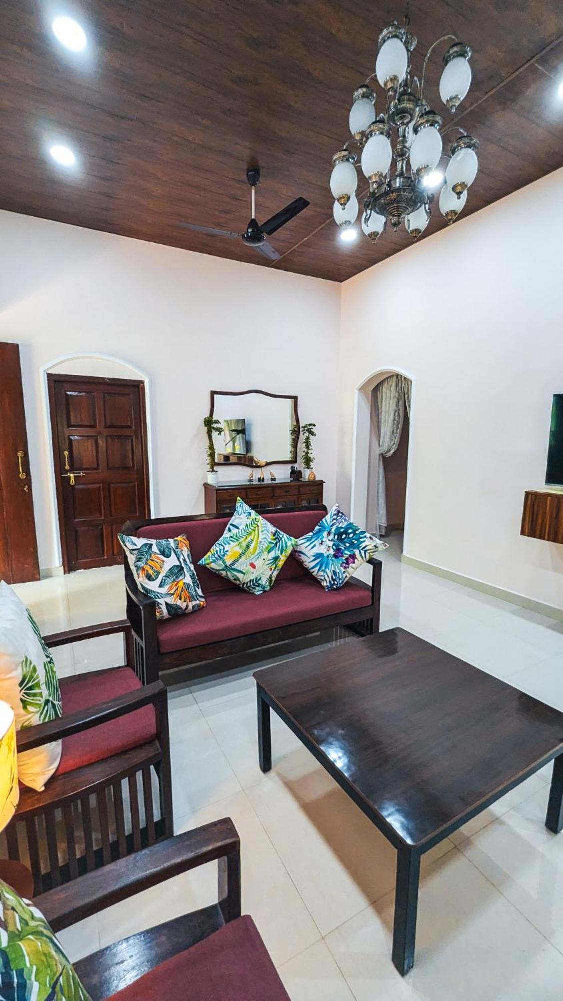 The First House By V3Homestay 4Bhk Private Pool Calangute Eksteriør billede
